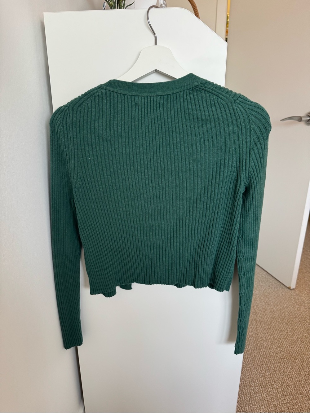 GAP Cropped Green Ribbed Button-Front Cardigan - Picture 2 of 4